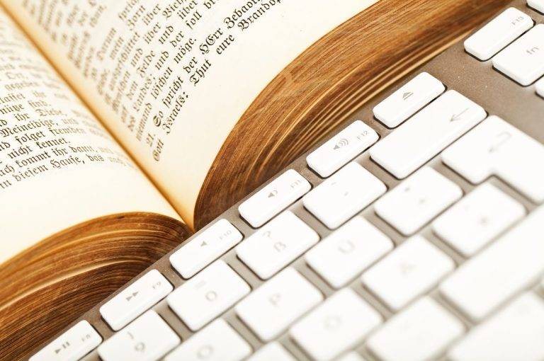 Profissionais transformam conhecimento em livros e fortalecem a presença no mercado