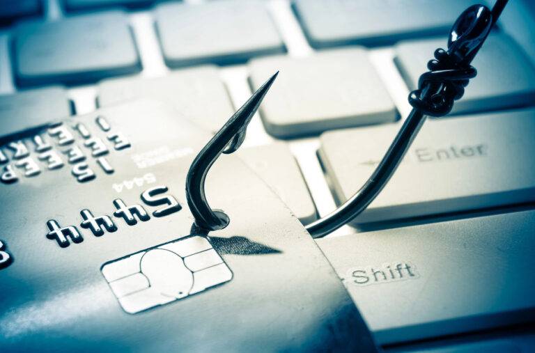 Período de volta às aulas aumenta riscos de golpes online