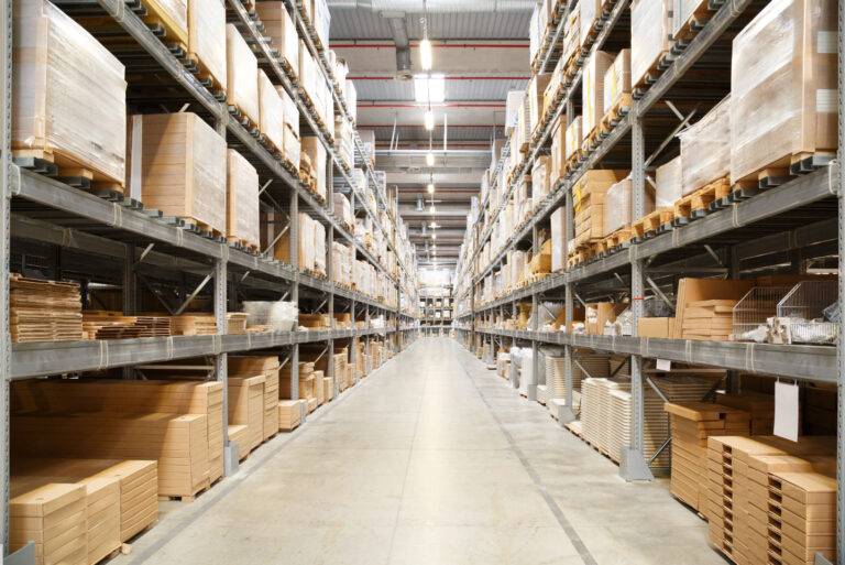 Alta de 10% no e-commerce até 2025 exige galpões mais eficientes, apontam dados