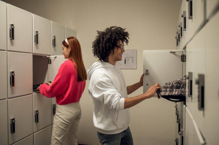 Explosão do e-commerce pressiona logística e abre espaço para lockers inteligentes na última milha