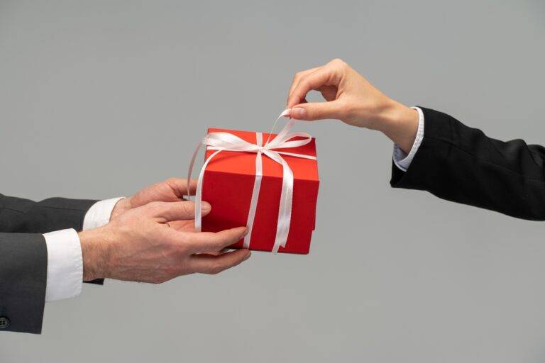 Presentes corporativos ganham upgrade: empresas apostam em itens premium para encantar colaboradores e parceiros