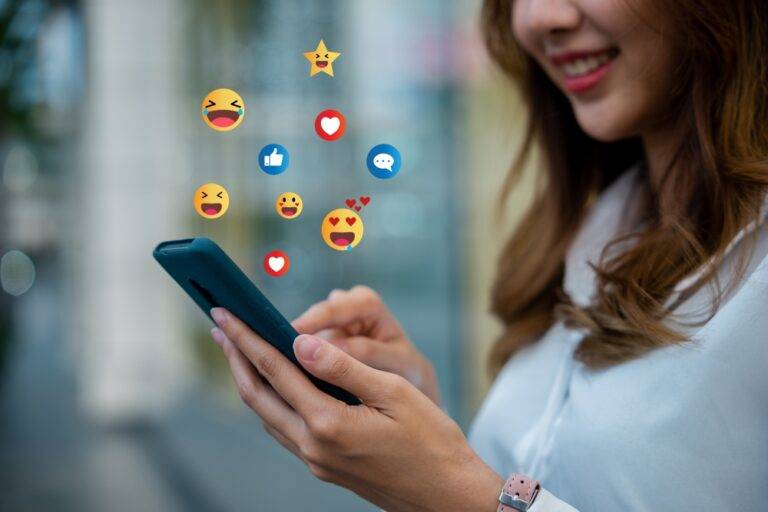 Do feed à compra: o crescimento do Social Commerce na venda de moda online em 2025