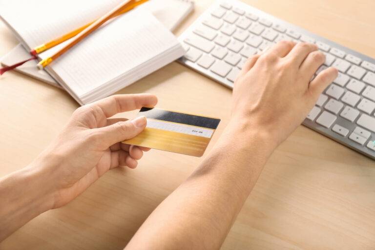 OpenAI recua em checkout e reforça disputa por controle da jornada de compra