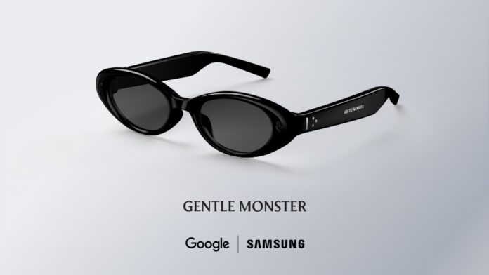 Black Gentle Monster solbriller på en lys gradient bakgrunn, med Google og Samsung logoer nedenfor.